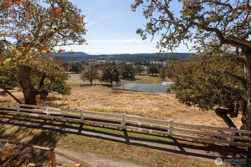 327 Twin Oaks Dr, Friday Harbor, WA, 98250-8608 | Card Image