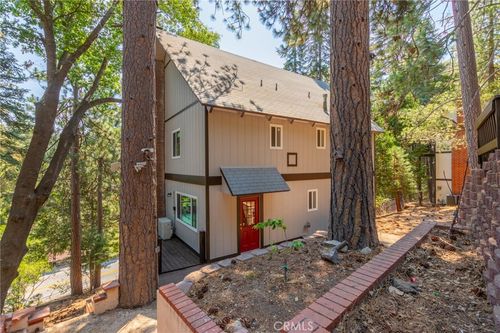 260 S Fairway Dr, Twin Peaks, CA, 92391 | Card Image