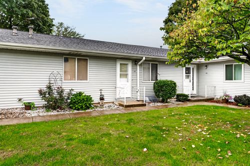 5037 Green Meadow Rd, Kalamazoo, MI, 49009-1255 | Card Image