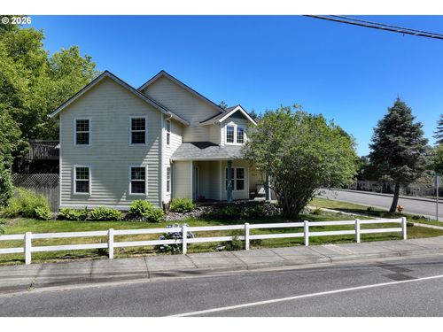 7001 Welch Ct, Brookings, OR, 97415-9007 | Card Image