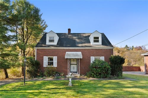 328 Mckinney Dr, Coraopolis, PA, 15108-2753 | Card Image