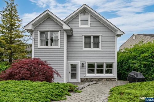 307 Squaw Trl, Andover, NJ, 07821-2967 | Card Image