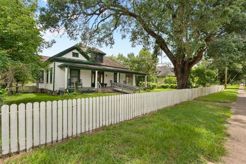 2027 Grand Ave, Liberty, TX, 77575-4837 | Card Image