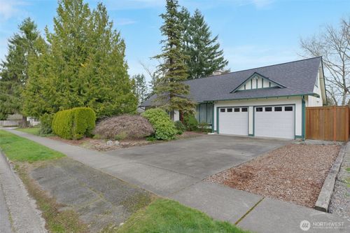 5516 156th Ave Ne, Redmond, WA, 98052-5136 | Card Image