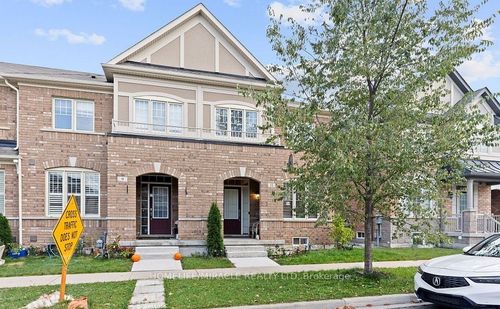 11 Thornapple St, Brampton, ON, L6R3X2 | Card Image