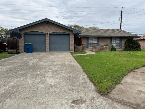 205 Santa Monica St, Portland, TX, 78374-2645 | Card Image