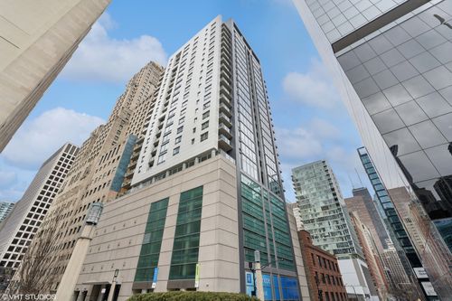 2004-160 Illinois St, Chicago, IL, 60611-5409 | Card Image