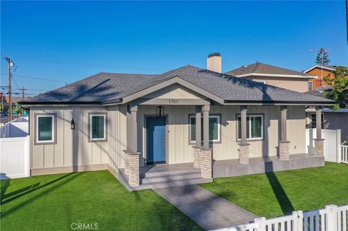 1701 Park St, Huntington Beach, CA, 92648-2732 | Card Image