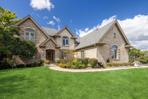 8760 Belfield Rd, CRYSTAL LAKE, IL, 60014-8502 | Card Image
