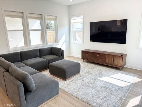 620 Grizzly, Irvine, CA, 92618-5955 | Card Image