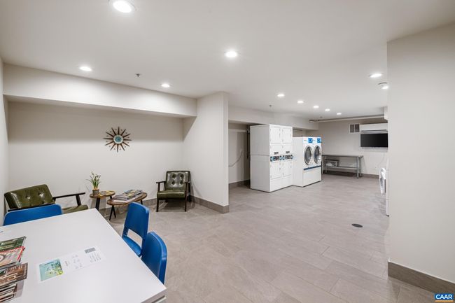 APT-105 - 511 1 St St N, Condo with 2 bedrooms, 1 bathrooms and null parking in CHARLOTTESVILLE VA | Image 19