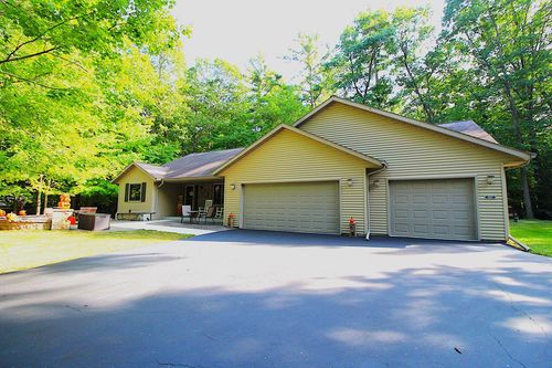 317 Whitetail Run Lane, Wilson, WI, 53081 | Card Image