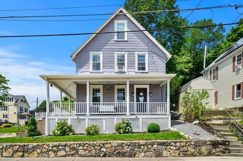 90 Forest St, Melrose, MA, 02176-6331 | Card Image