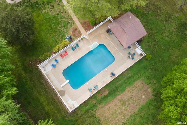 10378 Rock Creek Rd, House other with 5 bedrooms, 5 bathrooms and null parking in Pittsburg IL | Image 4