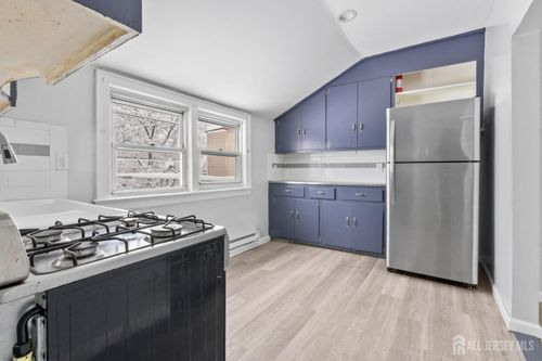 3-211-211-211 N 13th St, Newark, NJ, 07107-1226 | Card Image