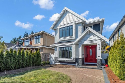 338 W 17th St, North Vancouver, BC, V7M1V8 | Card Image