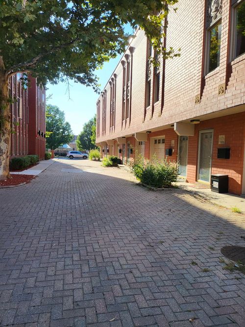 apt-203-1041 Susan Collins Ln, Oak Park, IL, 60302-3681 | Card Image