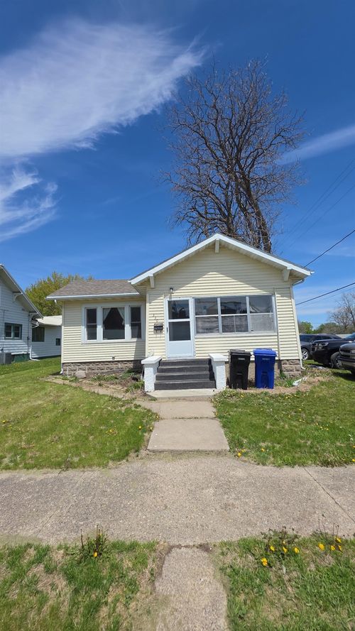 330 1st St Se, Hartley, IA, 51346-1504 | Card Image