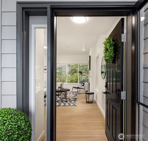 5-2-3751 257th Ave Se, Sammamish, WA, 98029-5705 | Card Image