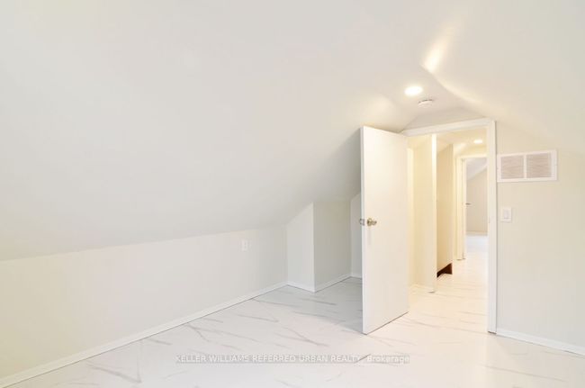 UPPER - 4 Columbine Ave, House other with 4 bedrooms, 2 bathrooms and null parking in Toronto ON | Image 26