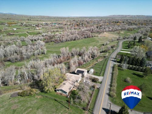 2021 Hillcrest Dr, Lander, WY, 82520-9130 | Card Image