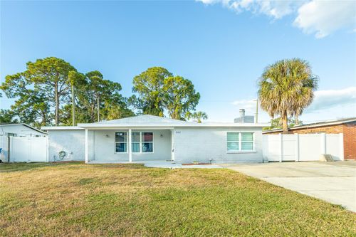 8207 Tanglewood Ln, TAMPA, FL, 33615-4638 | Card Image
