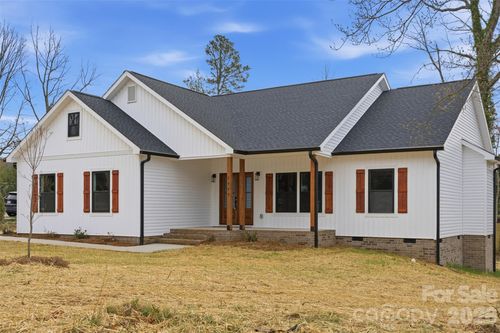 1949 Colonial Ln, Hickory, NC, 28601-8146 | Card Image