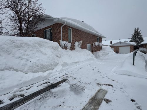 70 Clifford St, Timmins, ON, P4R1B6 | Card Image