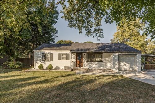 4722 Quivira Dr, Shawnee, KS, 66216-1135 | Card Image