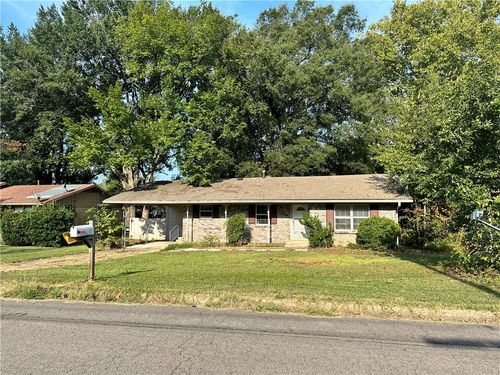 305 N Vancouver Ave, Russellville, AR, 72801-2747 | Card Image