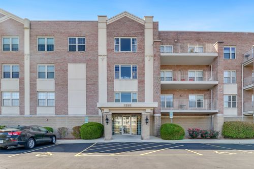 303-1200 S Prospect Ave, Elmhurst, IL, 60126-5646 | Card Image