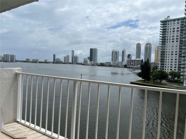 APT-604 - 4000 Ne 170 Th St, Condo with 2 bedrooms, 2 bathrooms and null parking in North Miami Beach FL | Image 8