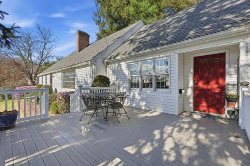 10 Dana St, Amherst, MA, 01002-2209 | Card Image