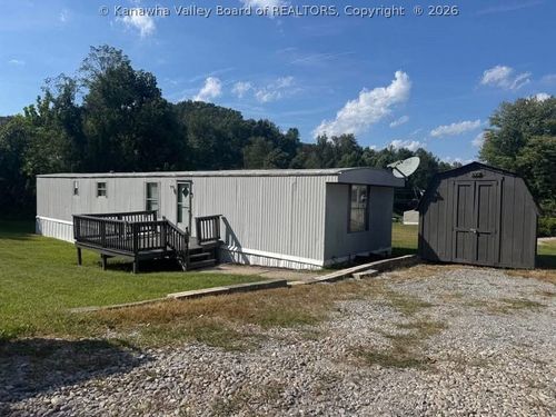 325 Circle Dr, Nitro, WV, 25143-1407 | Card Image