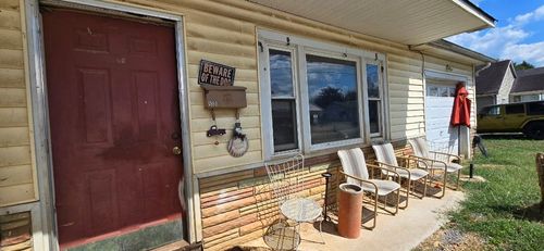 538 W End Ave, McMinnville, TN, 37110-2020 | Card Image