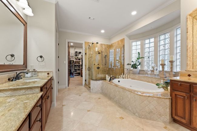 Main level Primary Bath | Image 14