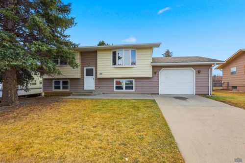 3317 Arizona St, Rapid City, SD, 57701-7604 | Card Image