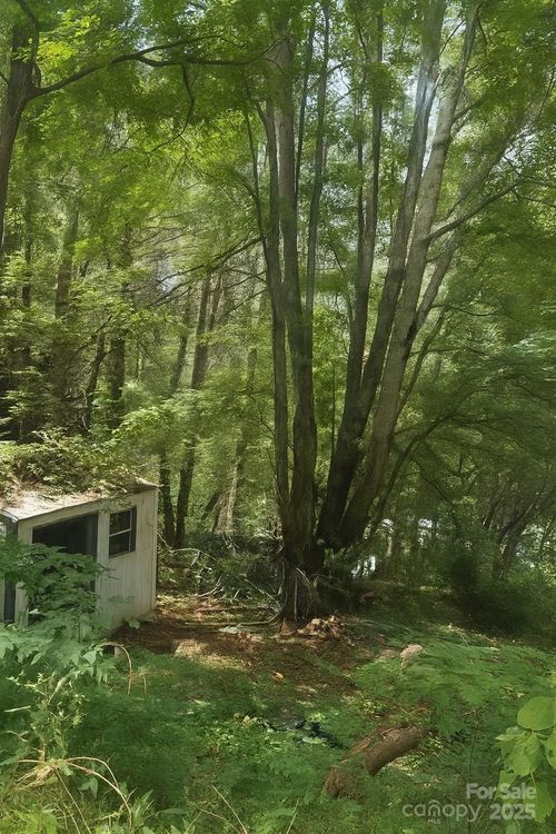 32 Windy Hill Ln, Canton, NC, 28716-6995 | Card Image