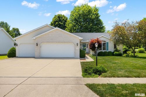 1010 Wellington Dr, Washington, IL, 61571-1333 | Card Image