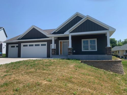 321 Sweetwater Ct, SAINT CHARLES, MN, 55972-1173 | Card Image
