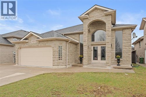 4824 Barcelona Cres, Windsor, ON, N9G3E9 | Card Image