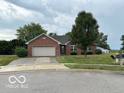 5924 Woodland Parks Ct, Columbus, IN, 47201-8406 | Card Image