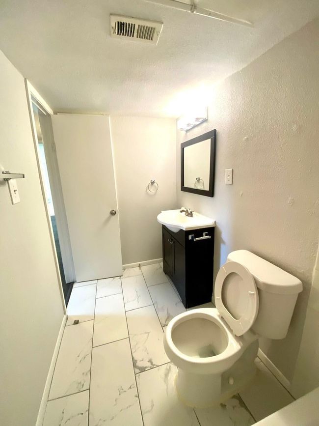 APT-707 - 9000 Bissonnet St, House attached with 2 bedrooms, 1 bathrooms and null parking in Houston TX | Image 24