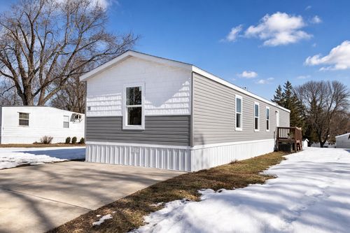 lot-18-555 2nd St Se, Cokato, MN, 55321-4867 | Card Image