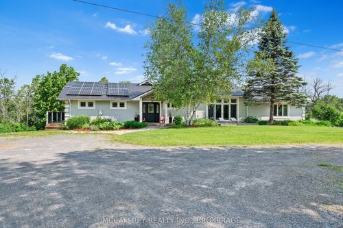 898 County Rd 12, Greater Napanee, ON, K0K2W0 | Card Image