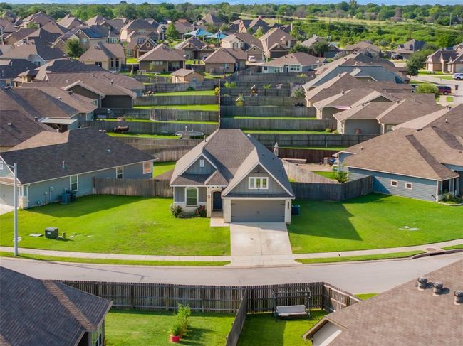 2099 Positano Loop, House other with 3 bedrooms, 2 bathrooms and 2 parking in Bryan TX | Image 34