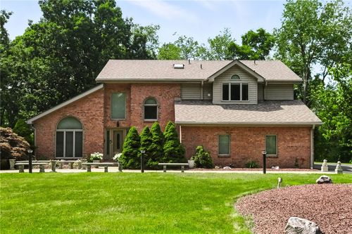 100 Judy Dr, Carnegie, PA, 15106-1402 | Card Image