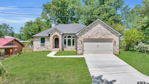 105 Maxine St, Mineola, TX, 75773-1011 | Card Image