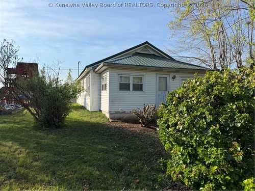 2529 Conner Ave, Hurricane, WV, 25526-1023 | Card Image