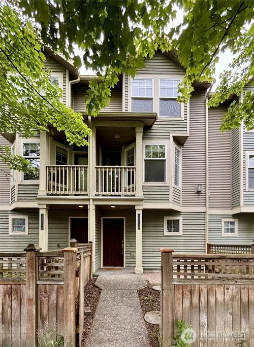 b-12717 Greenwood Ave N, Seattle, WA, 98133-1418 | Card Image